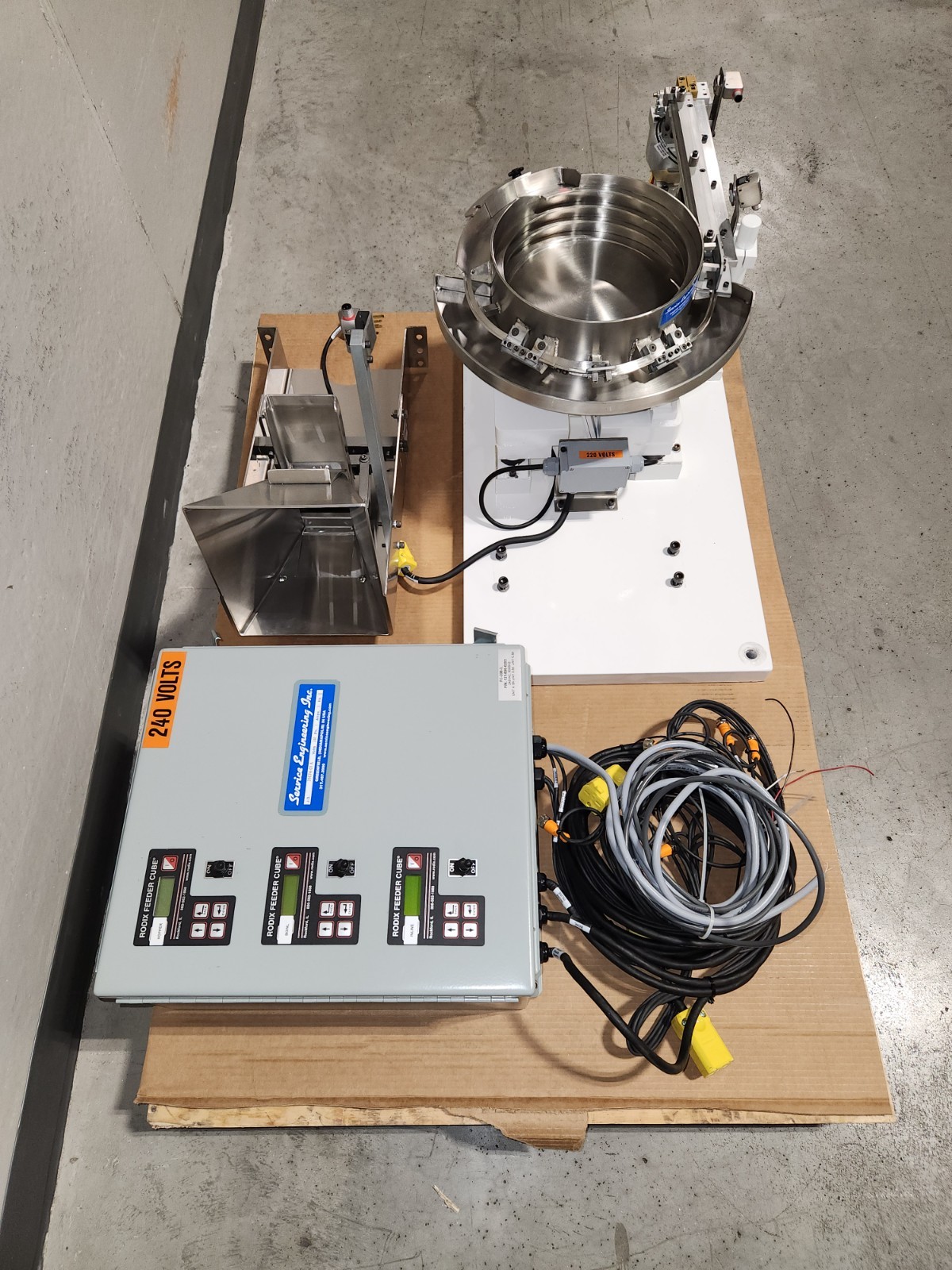 Service Engineering Vibratory Feeder Bowl/ Control Panel/ Feeder 230V/ 10CCW