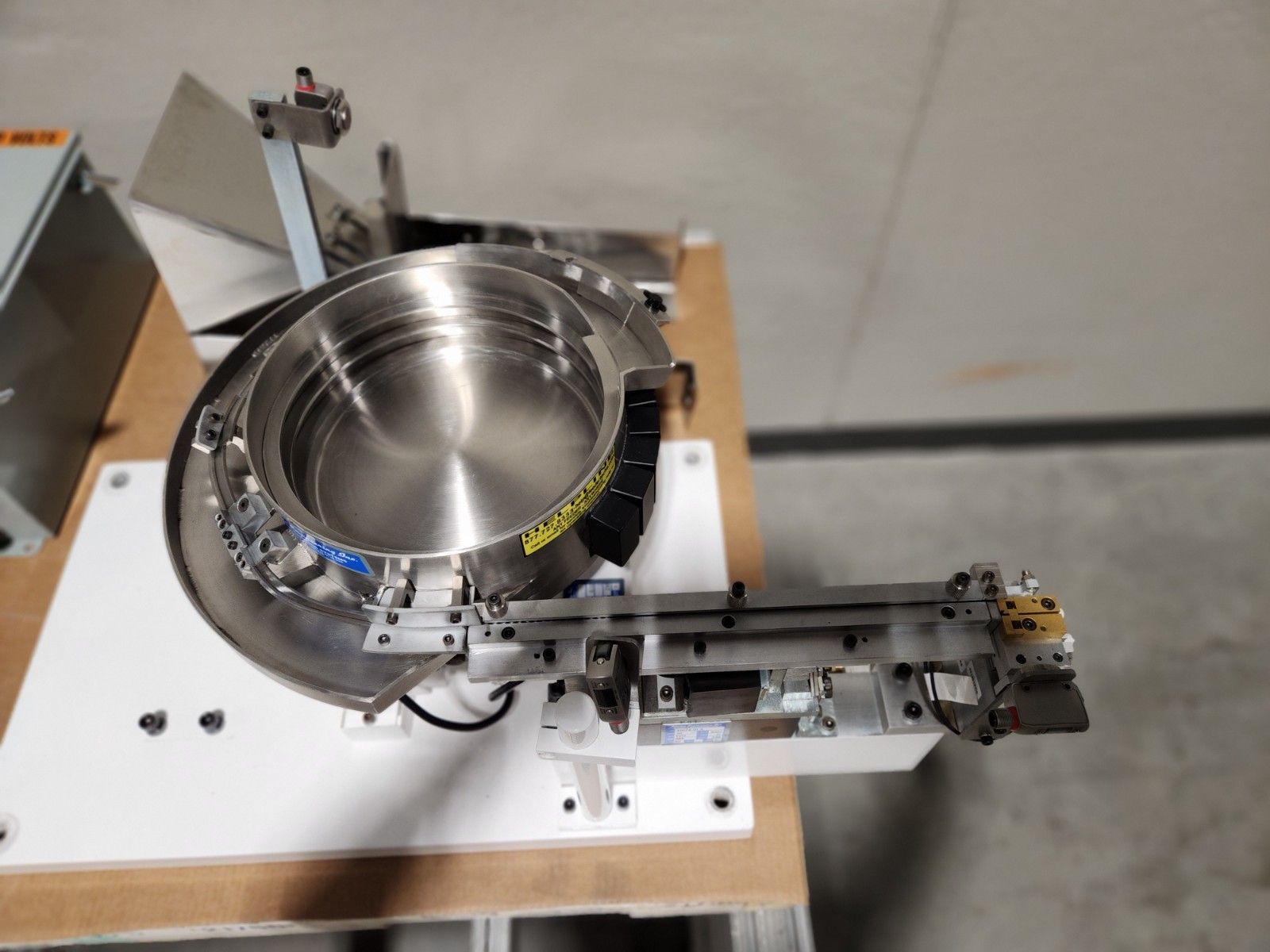 Service Engineering Vibratory Feeder Bowl/ Control Panel/ Feeder 230V/ 10CCW