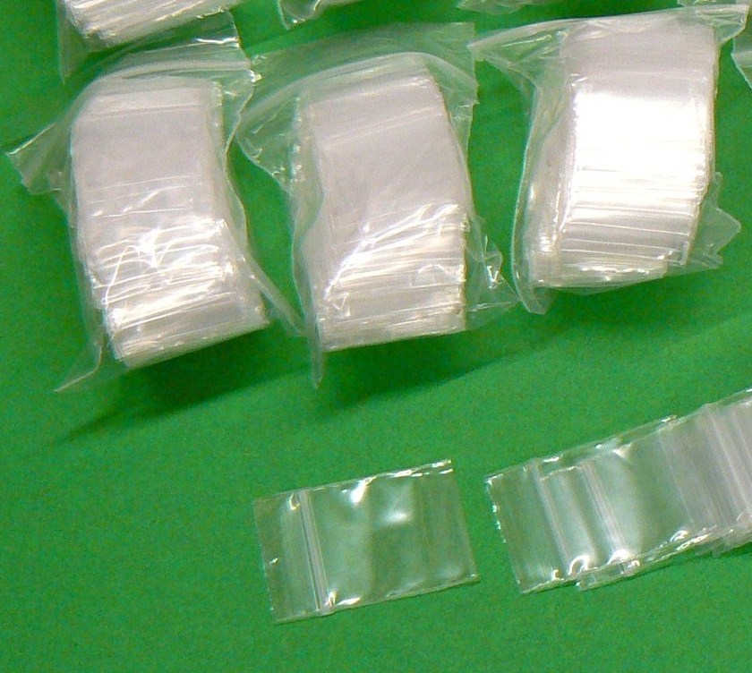 Square 1″ x 1″ Reclosable 2mil Zip Seal Lock Bags 300 Clear Mini 1×1 Baggies
