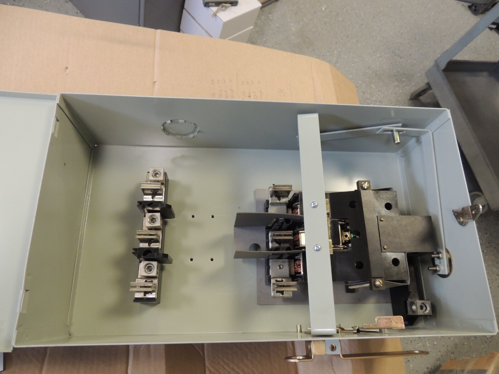 Westinghouse ITAP 364 200A 600V RECON Busway Fusible Switch