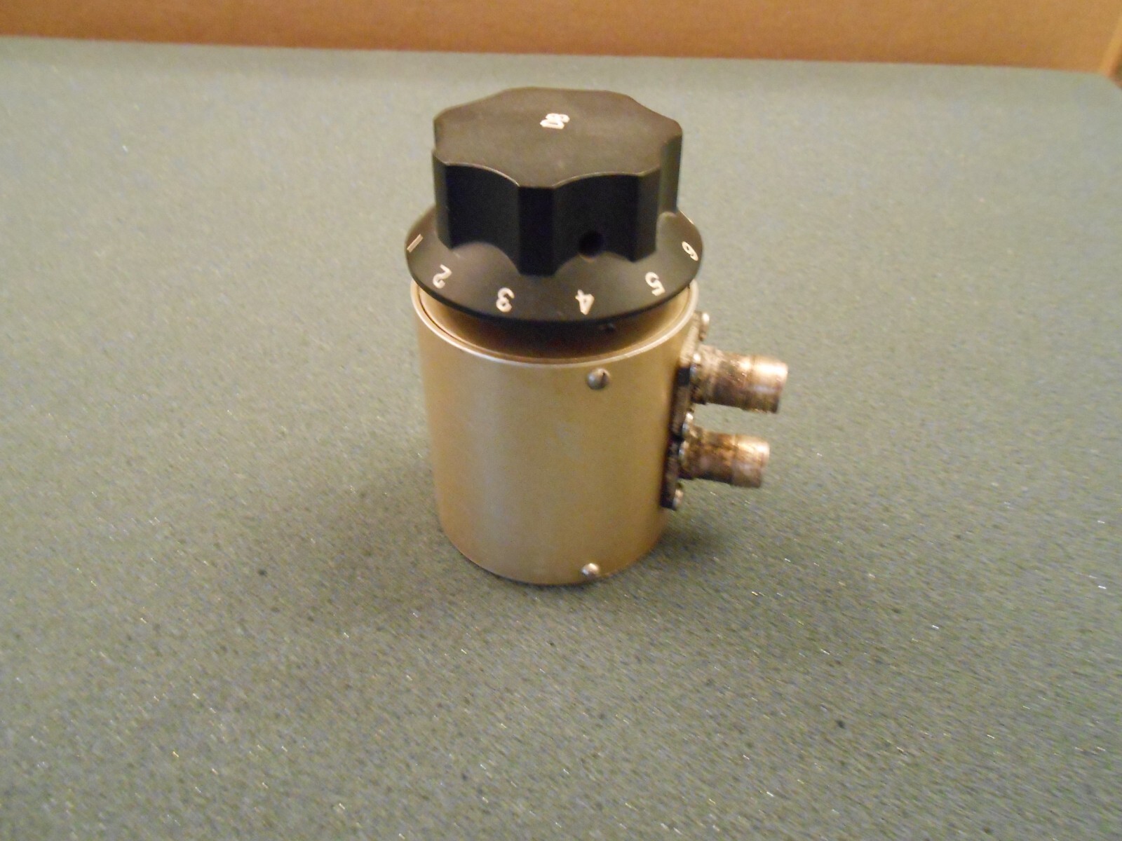 KAY ELECTRONICS 60-0, 0-10db, 1 db STEPS, TNC F CONNECTORS