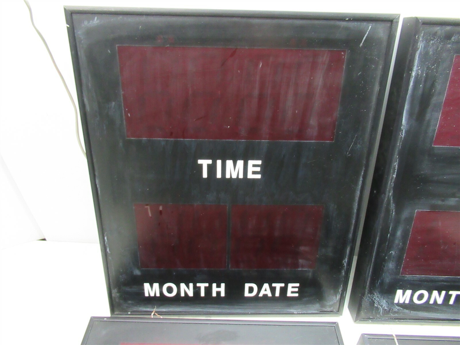 Lot of 4 Time Month Date Wall Hanging LED Display Signs 18″ x 15″ Wall Mount