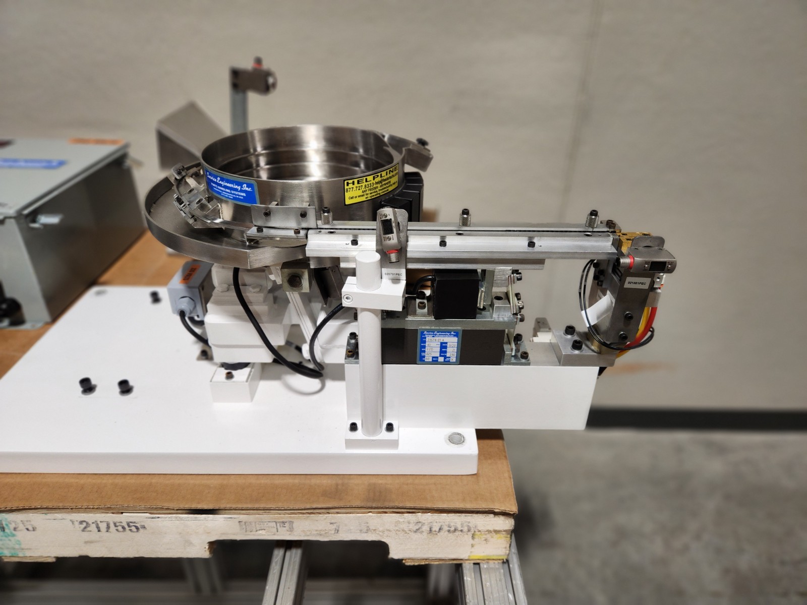 Service Engineering Vibratory Feeder Bowl/ Control Panel/ Feeder 230V/ 10CCW