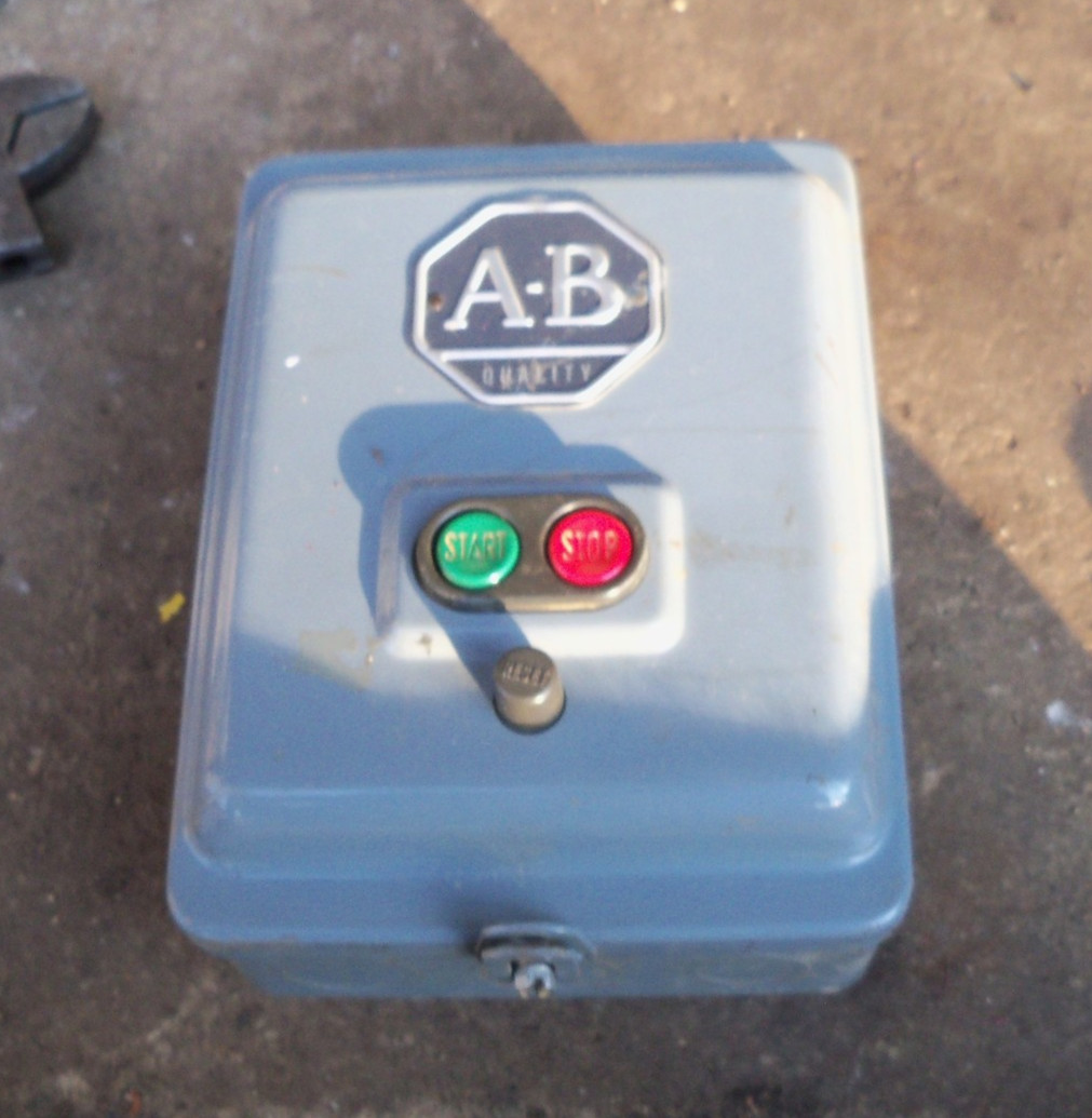 A-B Allen Bradley AC MANUAL MOTOR STARTER Switch 1 2 3 PH, 110 220 440 V, 709