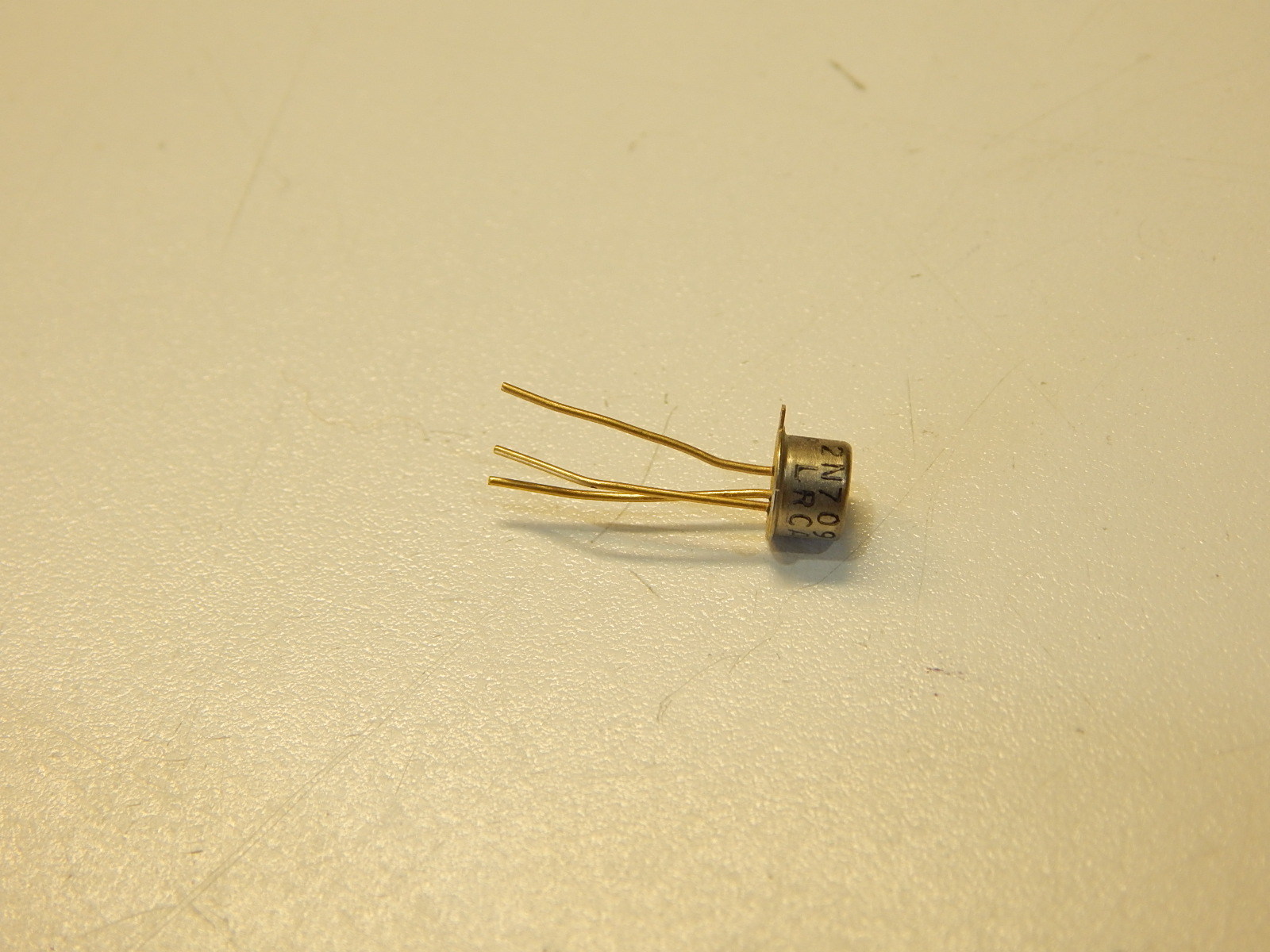 RCA 2N709 Bipolar Junction Transistor, NPN Type, TO-18 – USA FAST SHIPPING